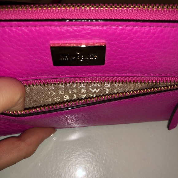 Kate Spade hot pink wristlet - Picture 4 of 6